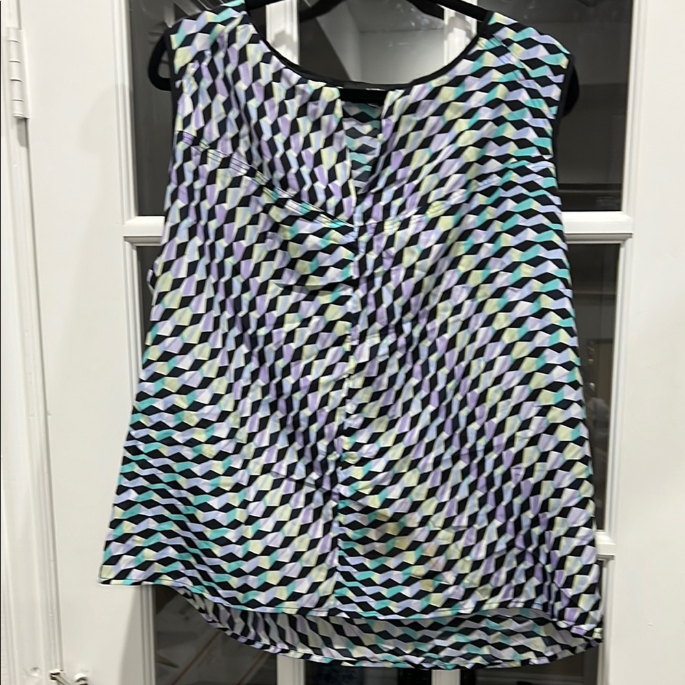 Nine West White and Blue Graphic Blouse sleeveless